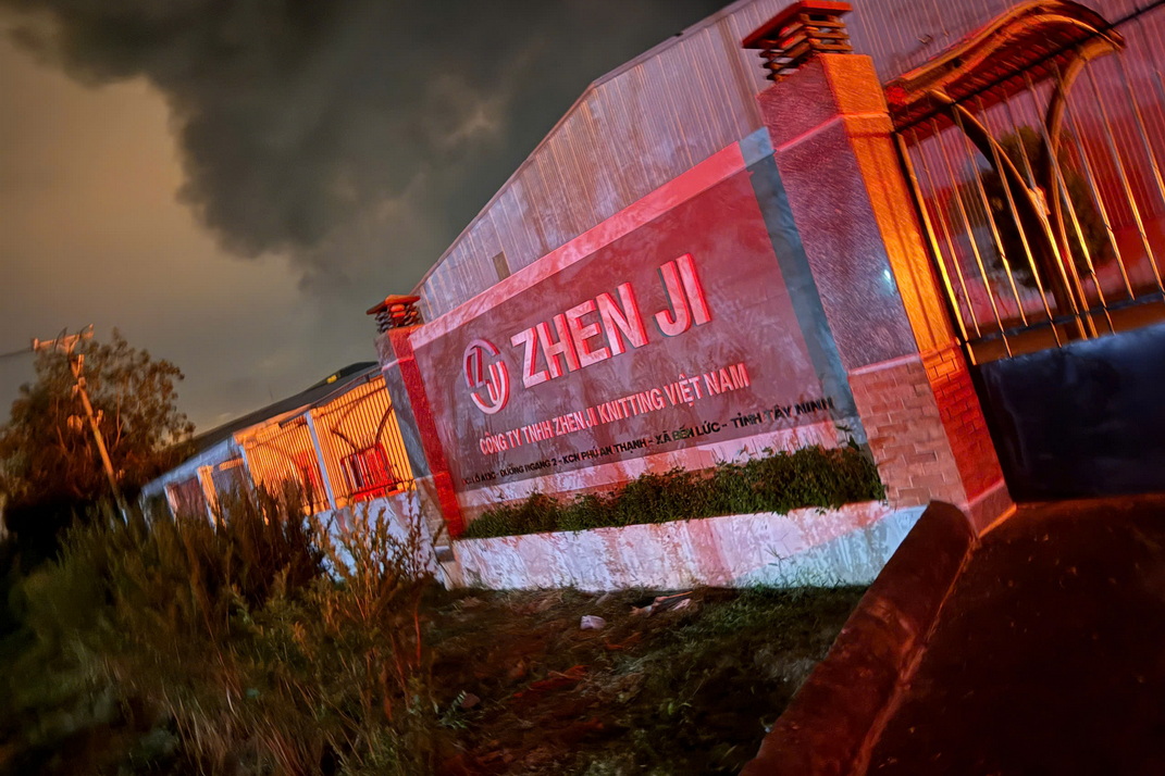 Vĩnh Lộc 2 hỗ trợ chữa cháy ở Công ty TNHH Zhenji Knitting Việt Nam tại Khu công nghiệp Phú An Thạnh