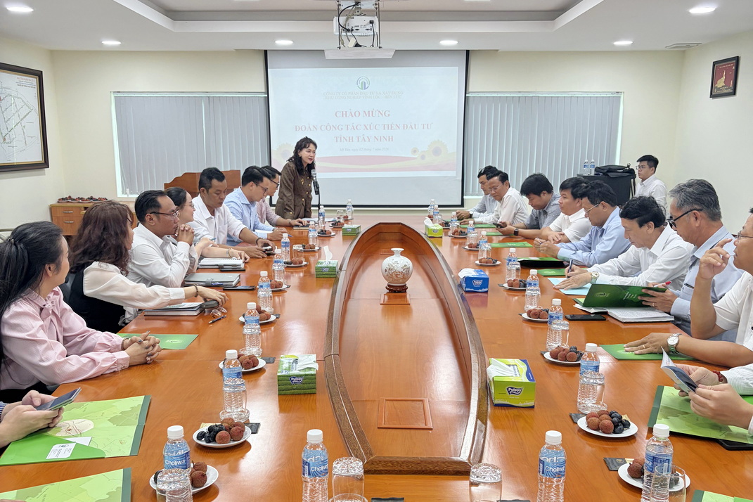 ​ĐOÀN CÔNG TÁC XÚC TIẾN ĐẦU TƯ BAN QUẢN LÝ KHU KINH TẾ TỈNH TÂY NINH PHỐI HỢP BAN QUẢN LÝ KHU KINH TẾ TỈNH VĨNH LONG ĐẾN THĂM VÀ LÀM VIỆC TẠI KCN VĨNH LỘC 2