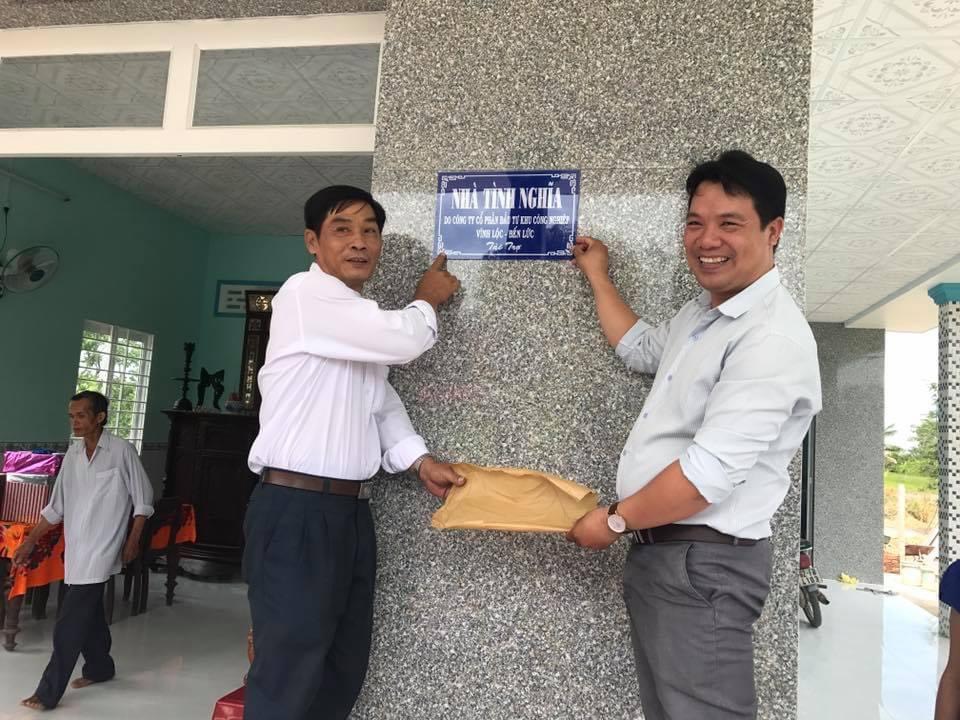 Ngày 03/8/2018, hỗ trợ sữa chữa nhà tình nghĩa cho hộ gia đình bác Nguyễn Thị Gần